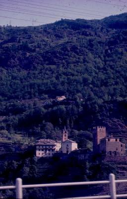Vista de uma cidadezinha do norte da Itália